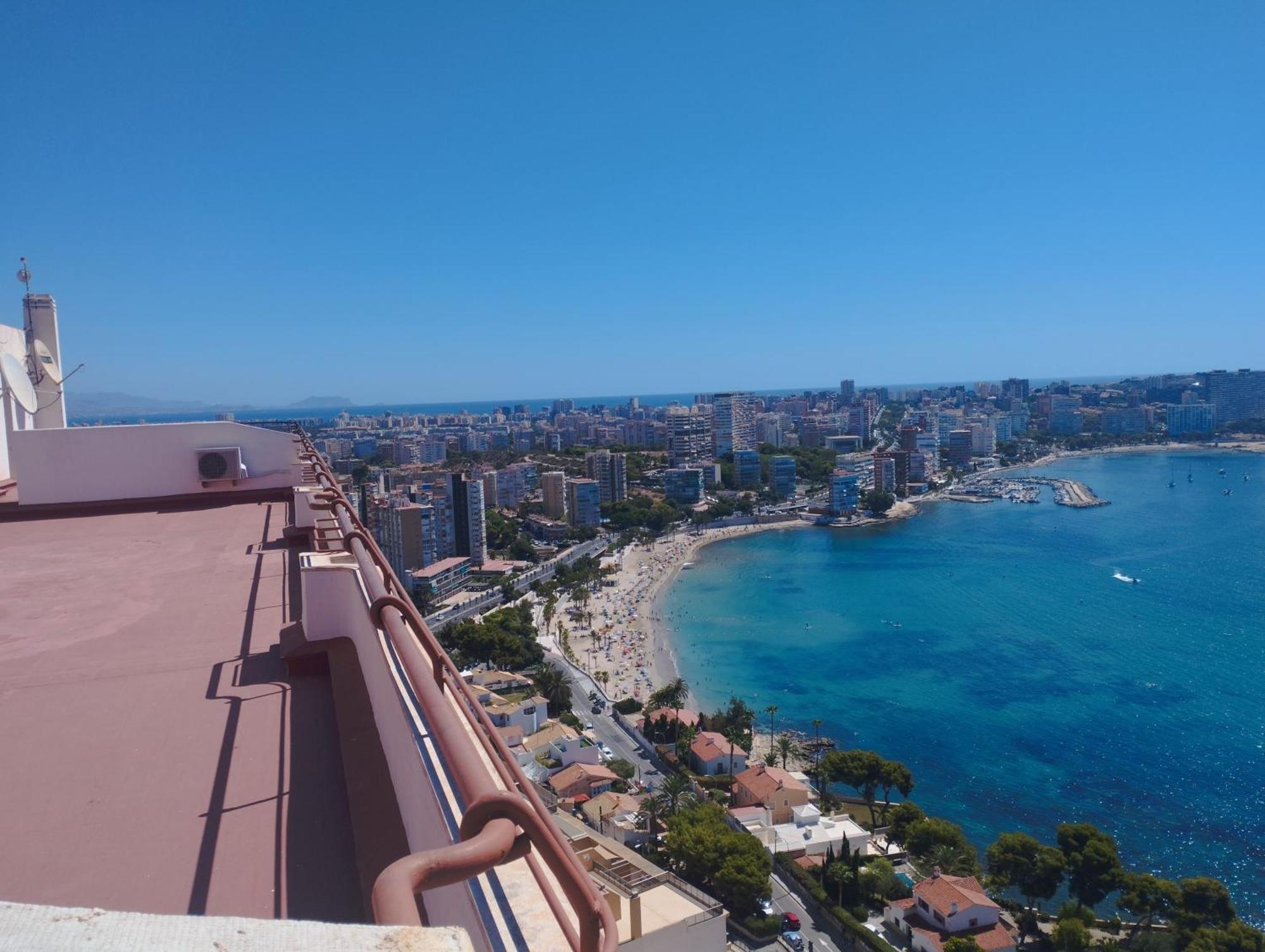 A 50 Metros Del Mar Y En 2 Paradas De Bus Estas En El Centro De Alicante Eksteriør bilde