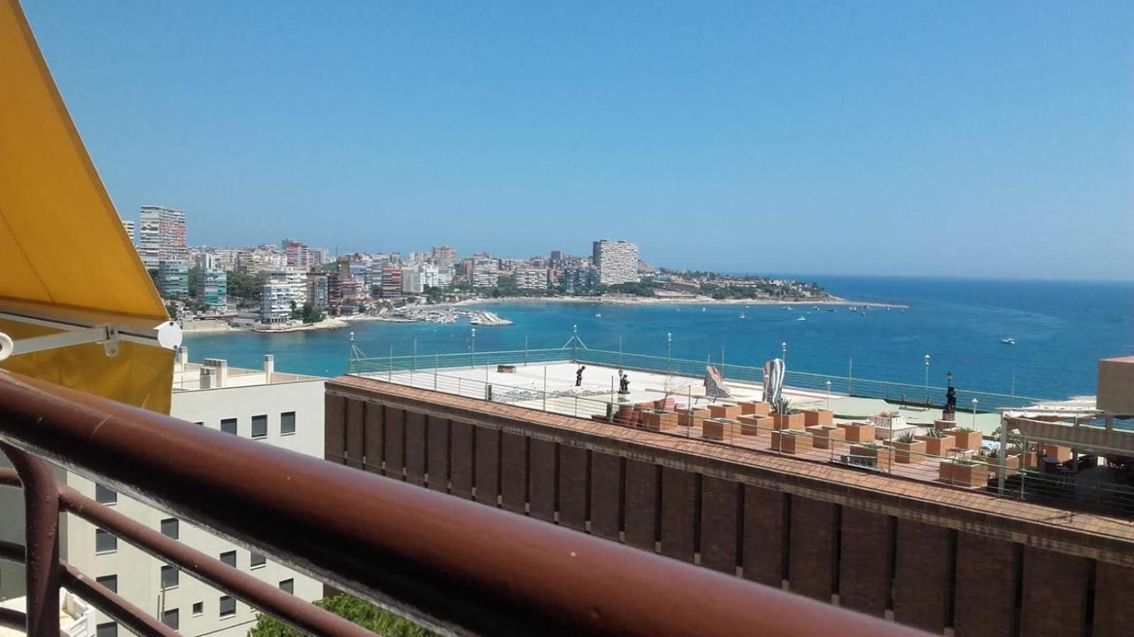 A 50 Metros Del Mar Y En 2 Paradas De Bus Estas En El Centro De Alicante Eksteriør bilde